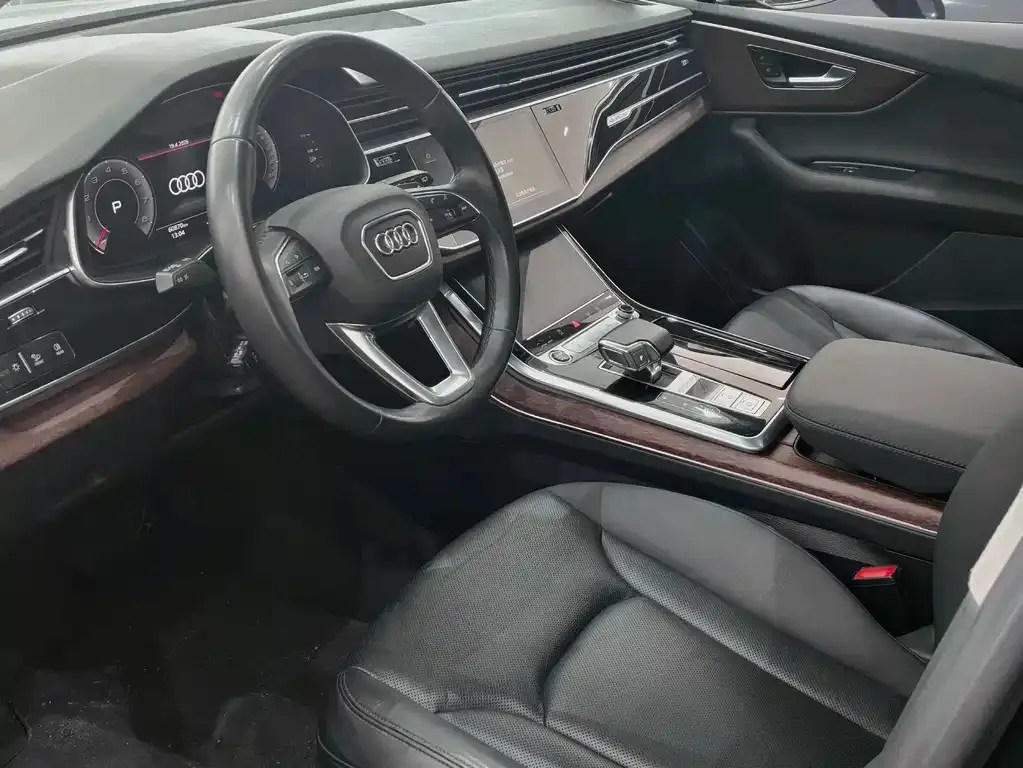 Audi Q7 2022 из CN, фото 4