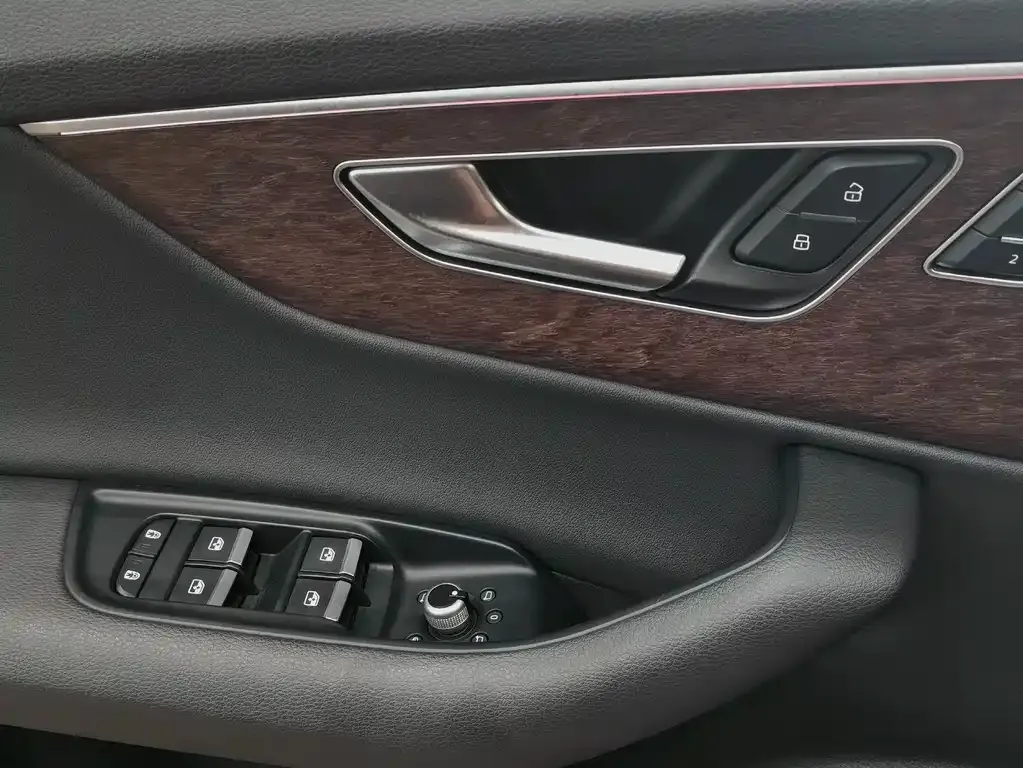 Audi Q7 2022 из CN, фото 2