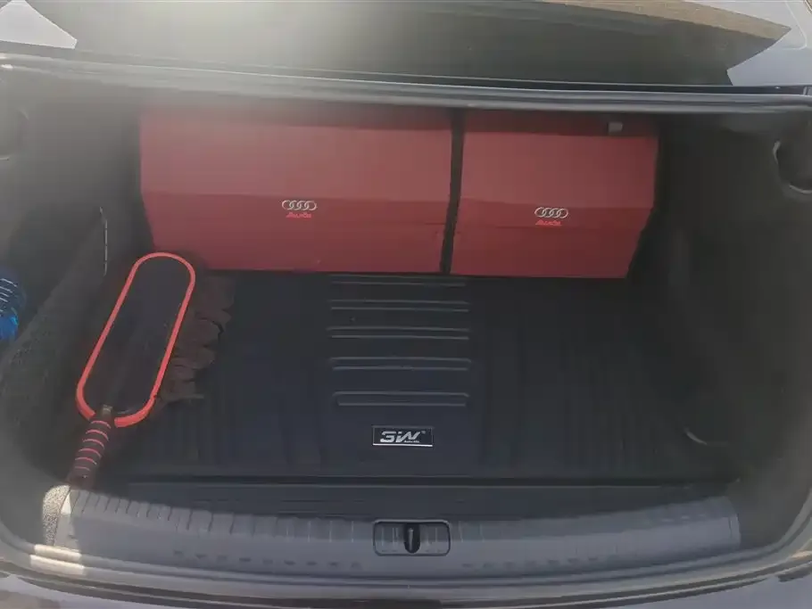 Audi A6L 2024 из CN, фото 2