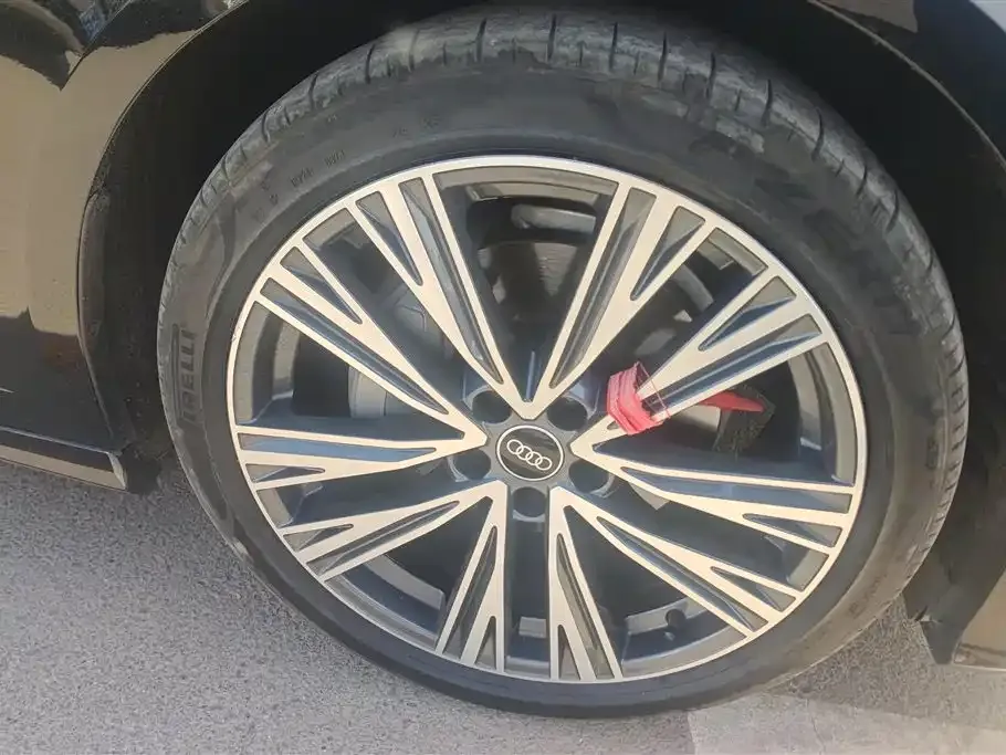 Audi A6L 2024 из CN, фото 9