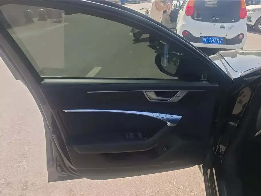 Audi A6L 2024 из CN, фото 3