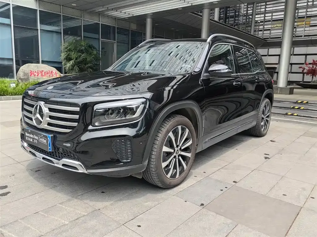 Mercedes-Benz GLB — фото 1