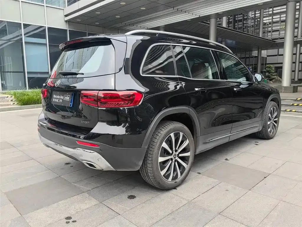 Mercedes-Benz GLB — фото 10