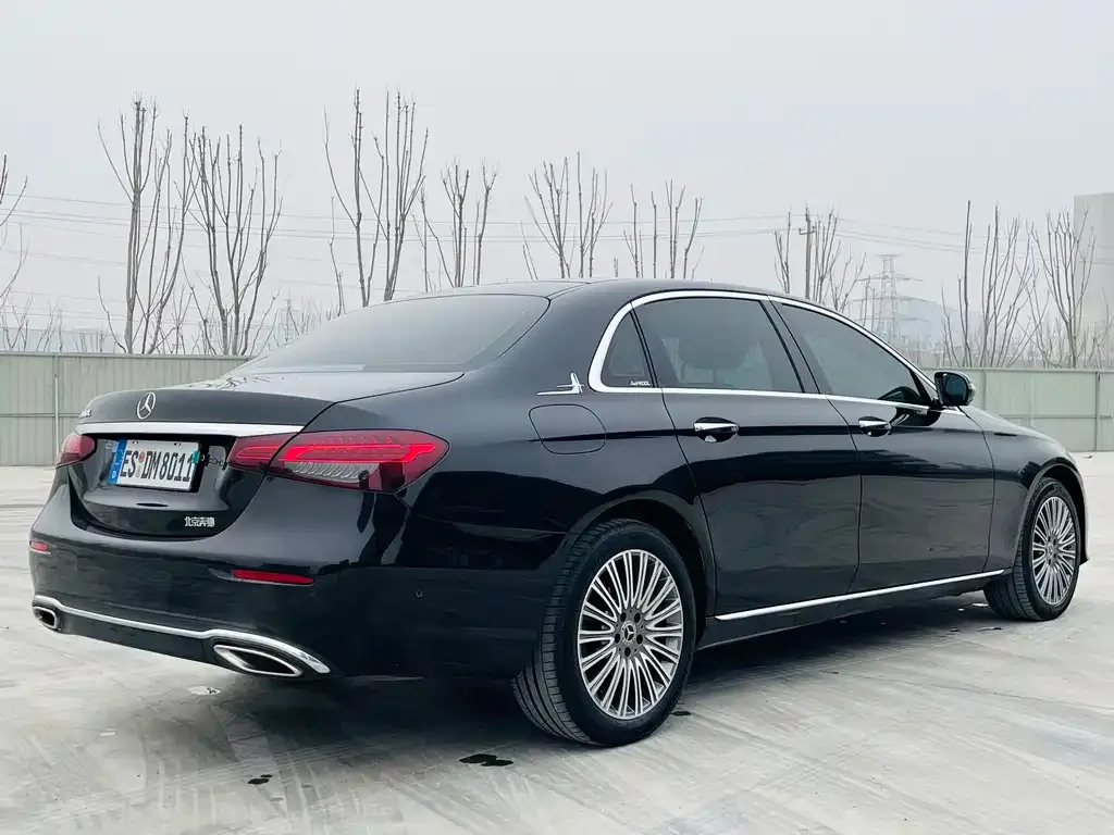 Mercedes-Benz E-Class — фото 7
