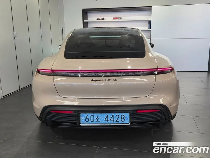Porsche Taycan 2023 из KR, фото 9