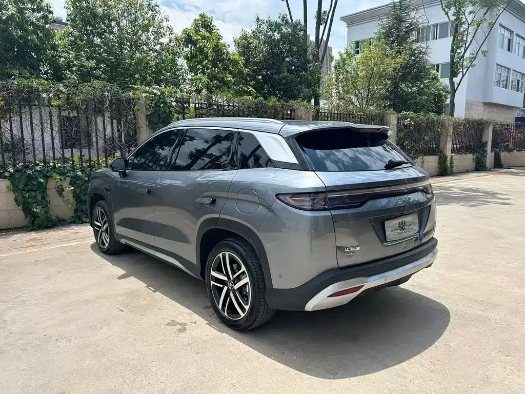 BYD L DM-i — фото 5