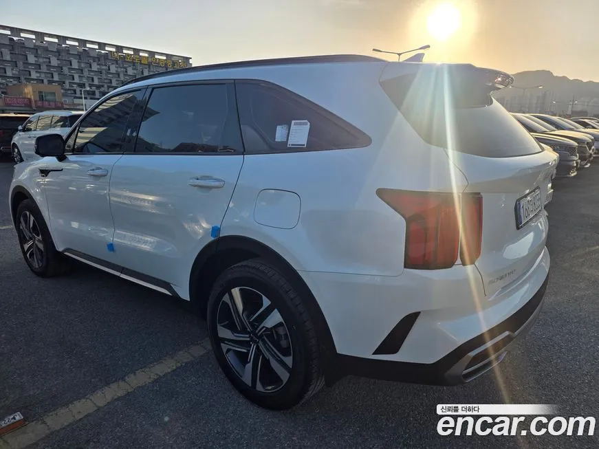 Kia Sorento — фото 7