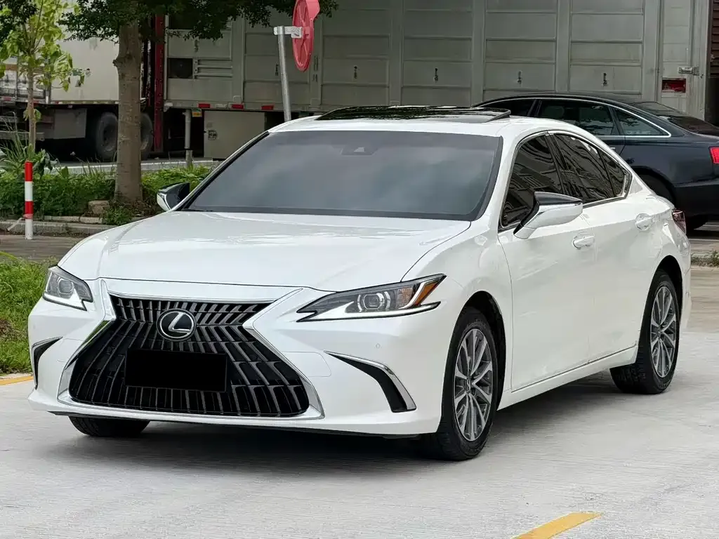 Lexus ES 2023 из CN, фото 8