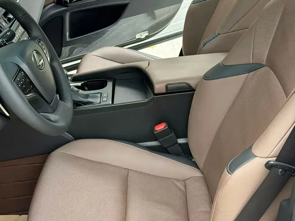 Lexus ES 2023 из CN, фото 3
