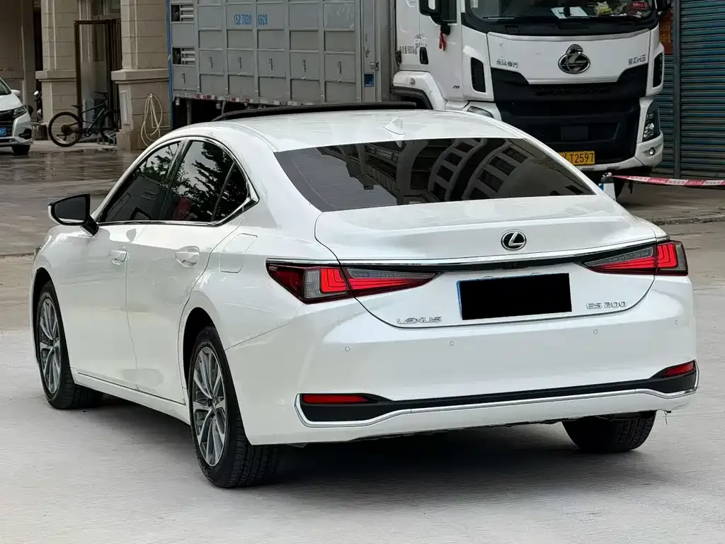 Lexus ES 2023 из CN, фото 6