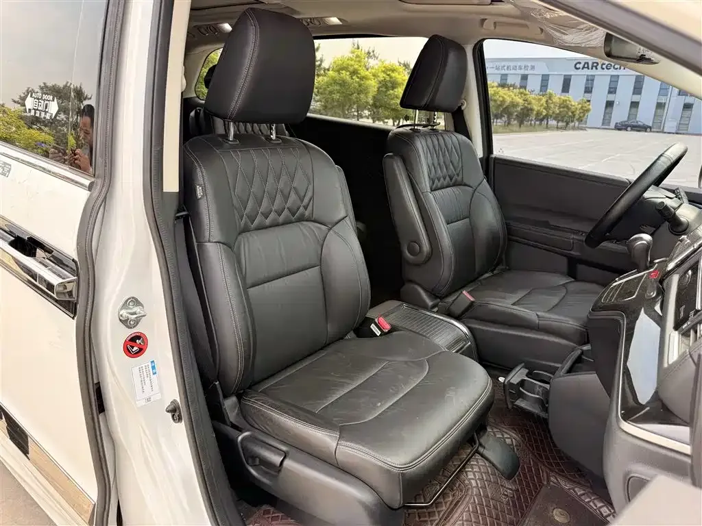 Honda Elysion 2021 из CN, фото 4