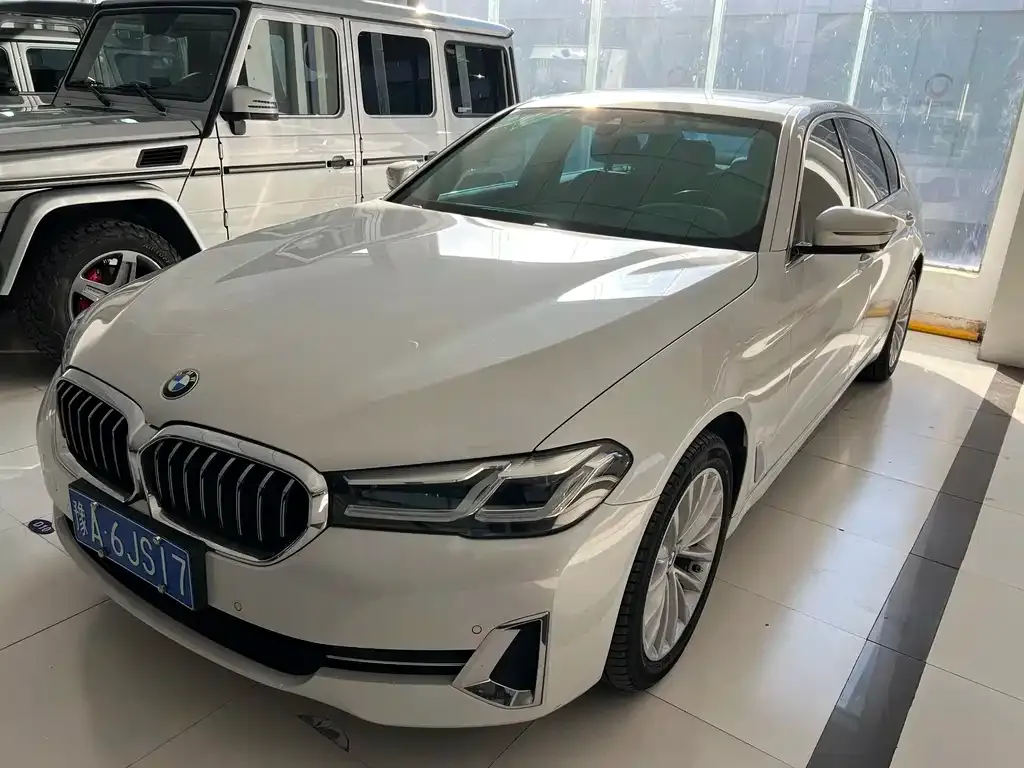 BMW 5 Series 2022 из CN, фото 1