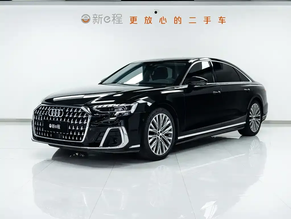 Audi A8 — фото 1