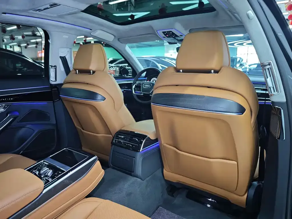 Audi A8 — фото 6