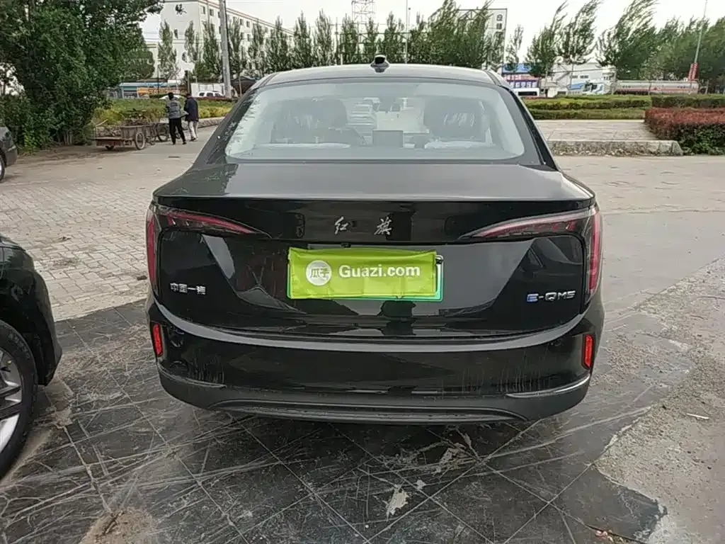 Hongqi E-QM5 — фото 10