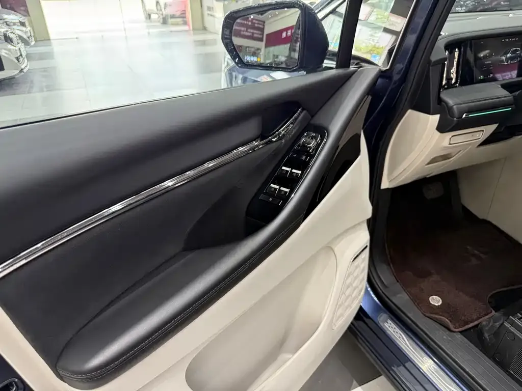 GAC Motor Trumpchi M8 — фото 8