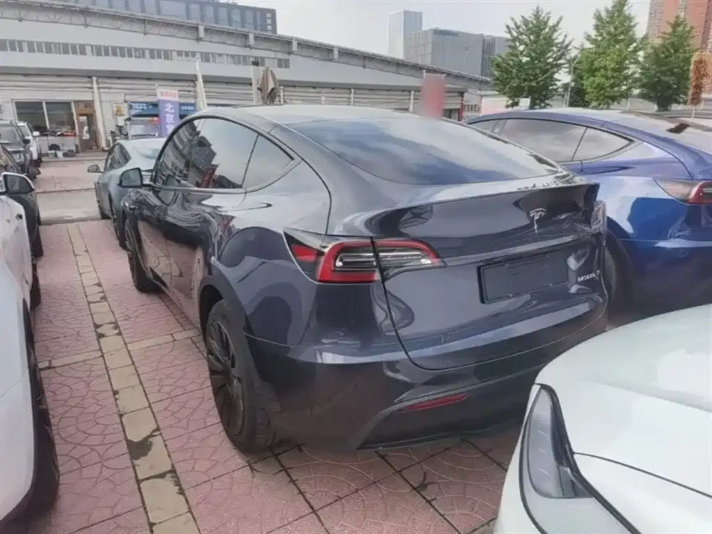 Tesla Model Y — фото 7