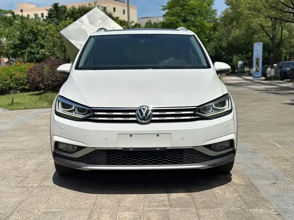 Volkswagen Touran 2021 из CN, фото 3