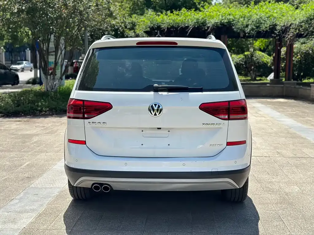 Volkswagen Touran 2021 из CN, фото 10