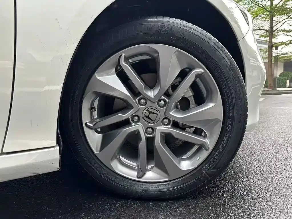 Honda Accord — фото 5