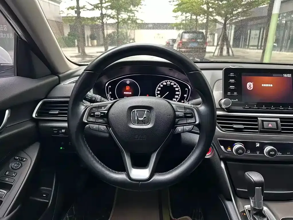 Honda Accord — фото 2