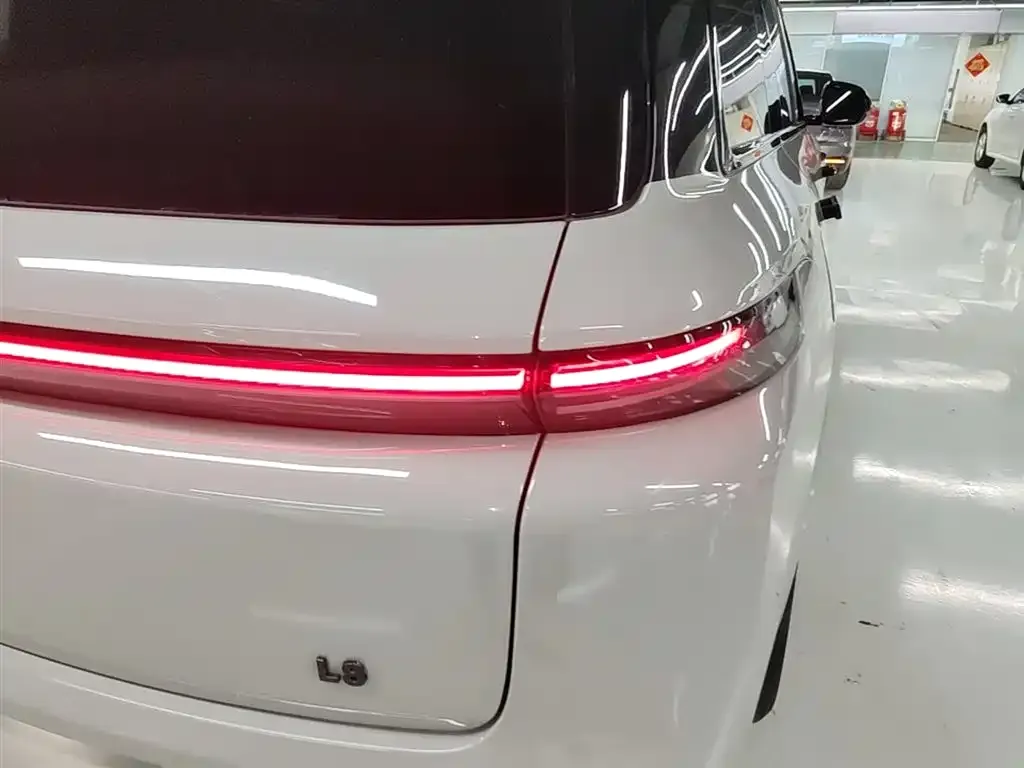 Li Auto L8 2023 из CN, фото 2