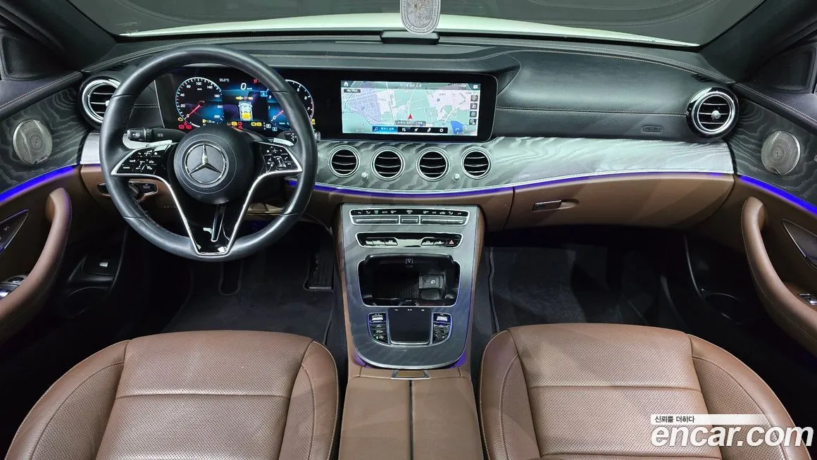Mercedes-Benz E-Class — фото 10