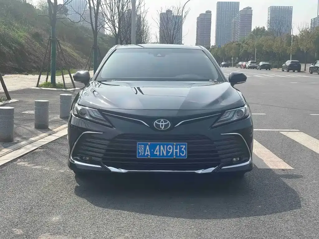 Toyota Camry — фото 10