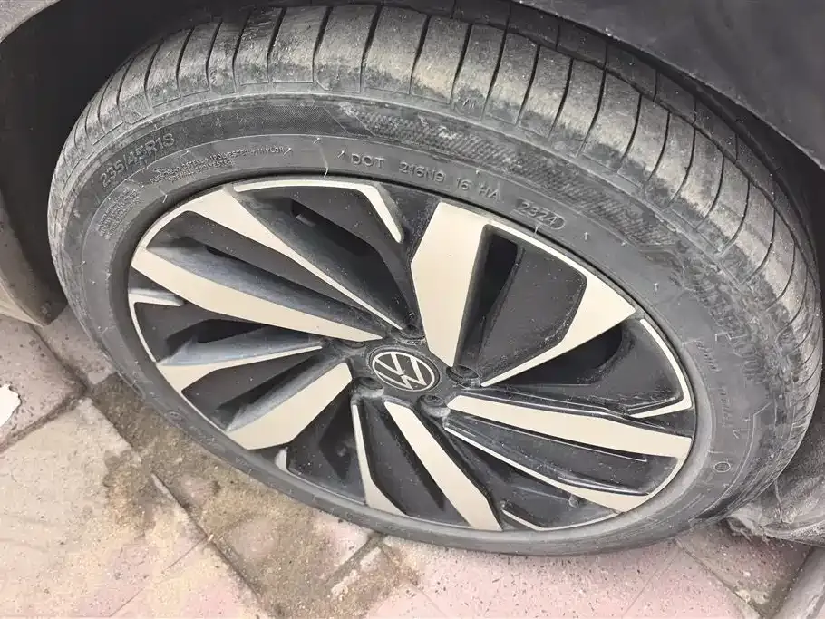 Volkswagen Passat — фото 9