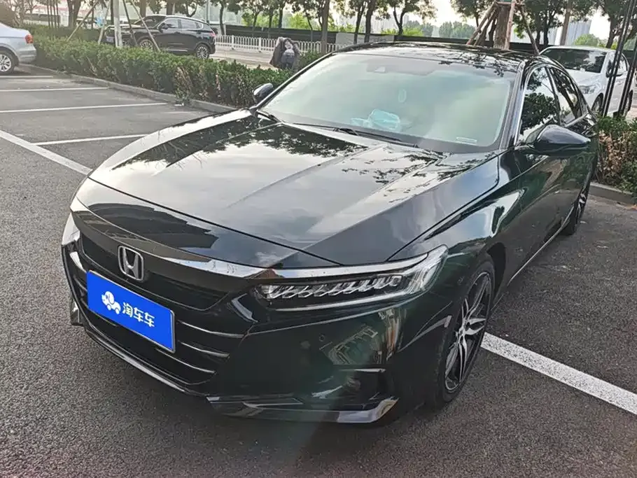 Honda Accord — фото 1