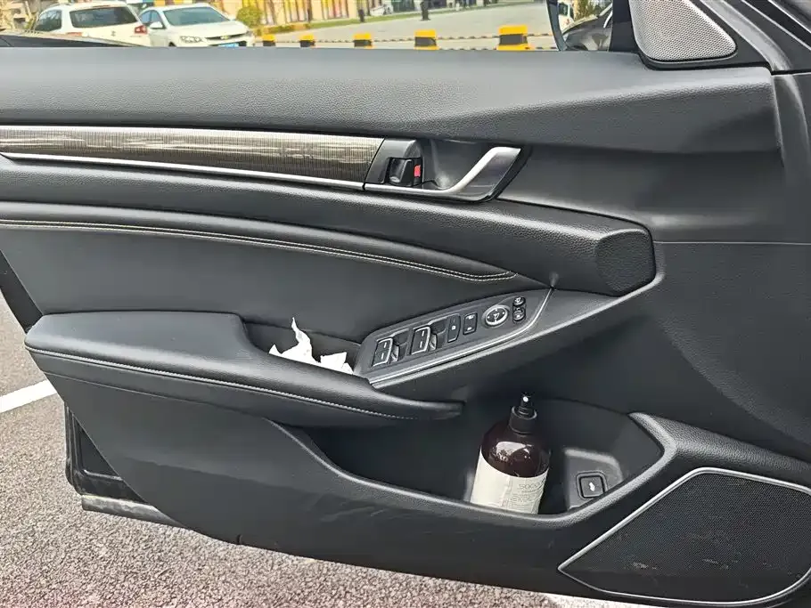Honda Accord — фото 6