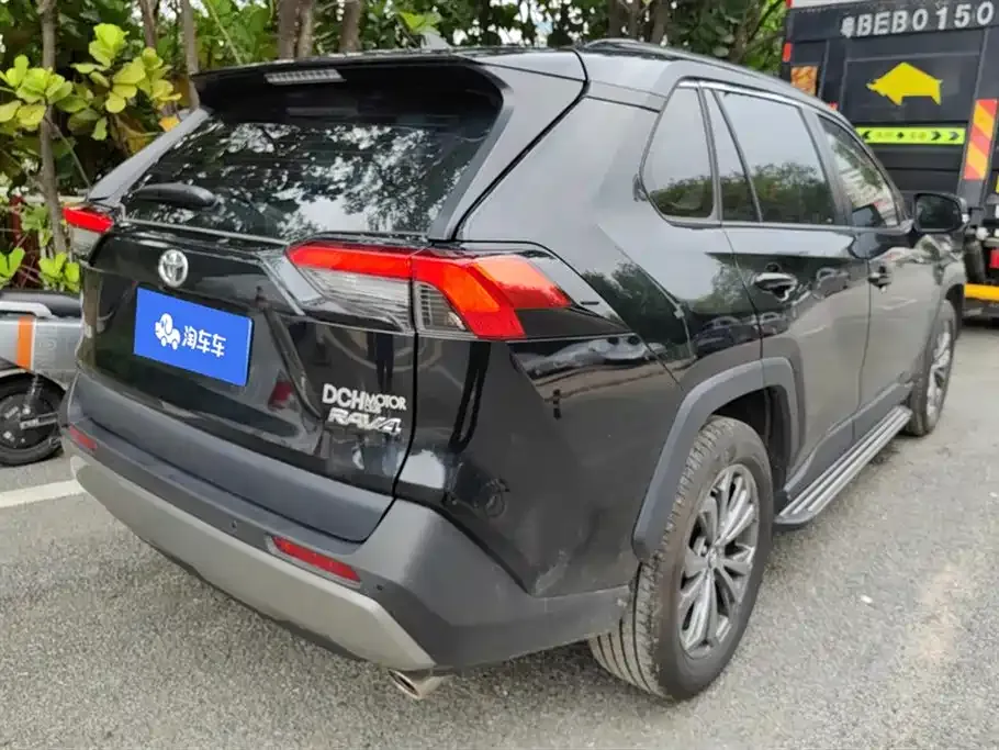 Toyota RAV4 — фото 8
