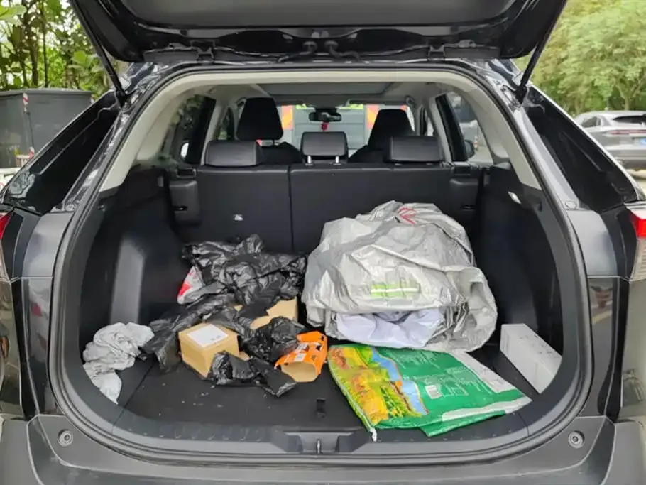 Toyota RAV4 — фото 6