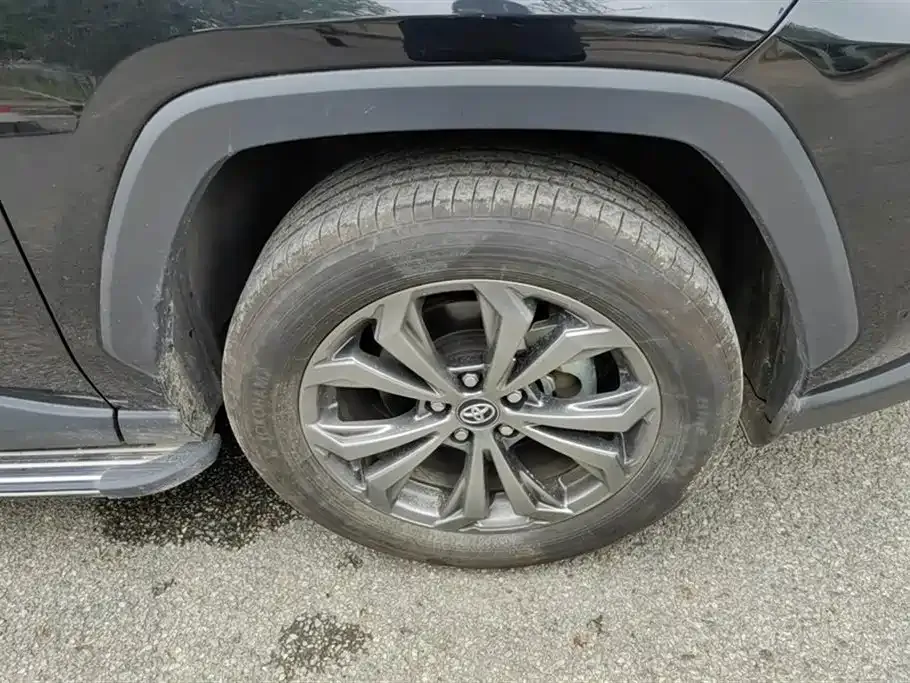 Toyota RAV4 — фото 10