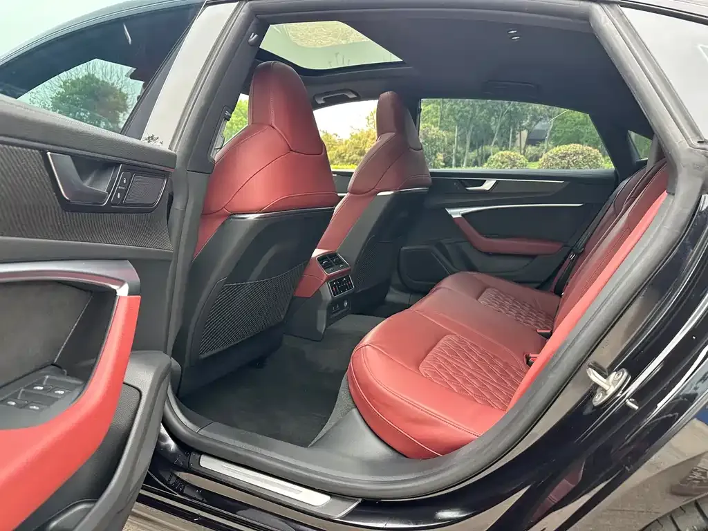 Audi A7L 2023 из CN, фото 7
