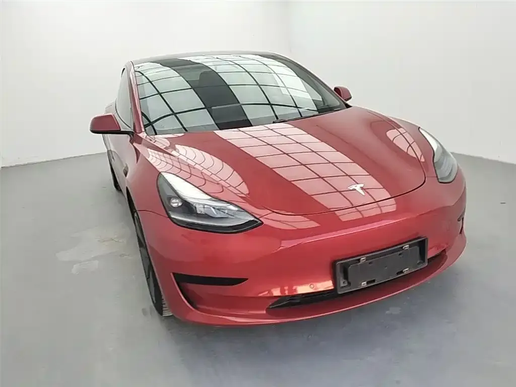 Tesla Model 3 — фото 9