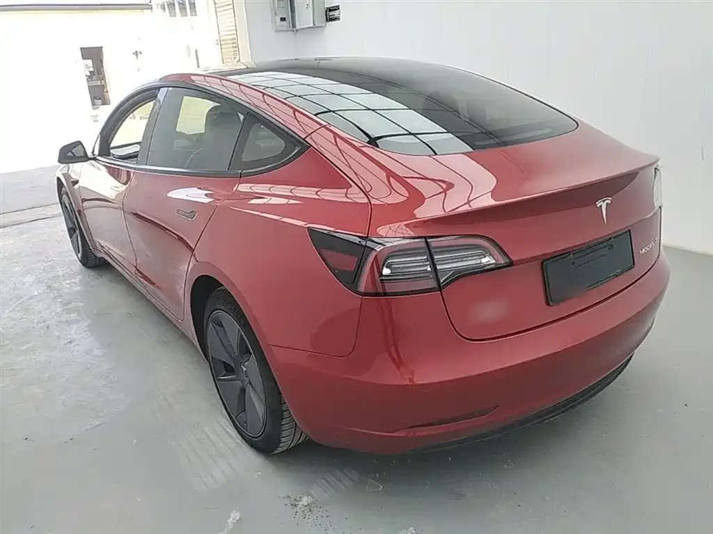 Tesla Model 3 — фото 8