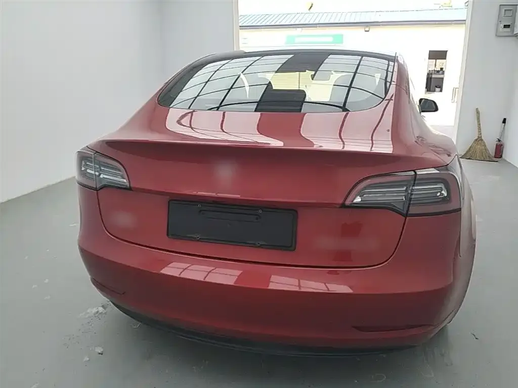 Tesla Model 3 — фото 2