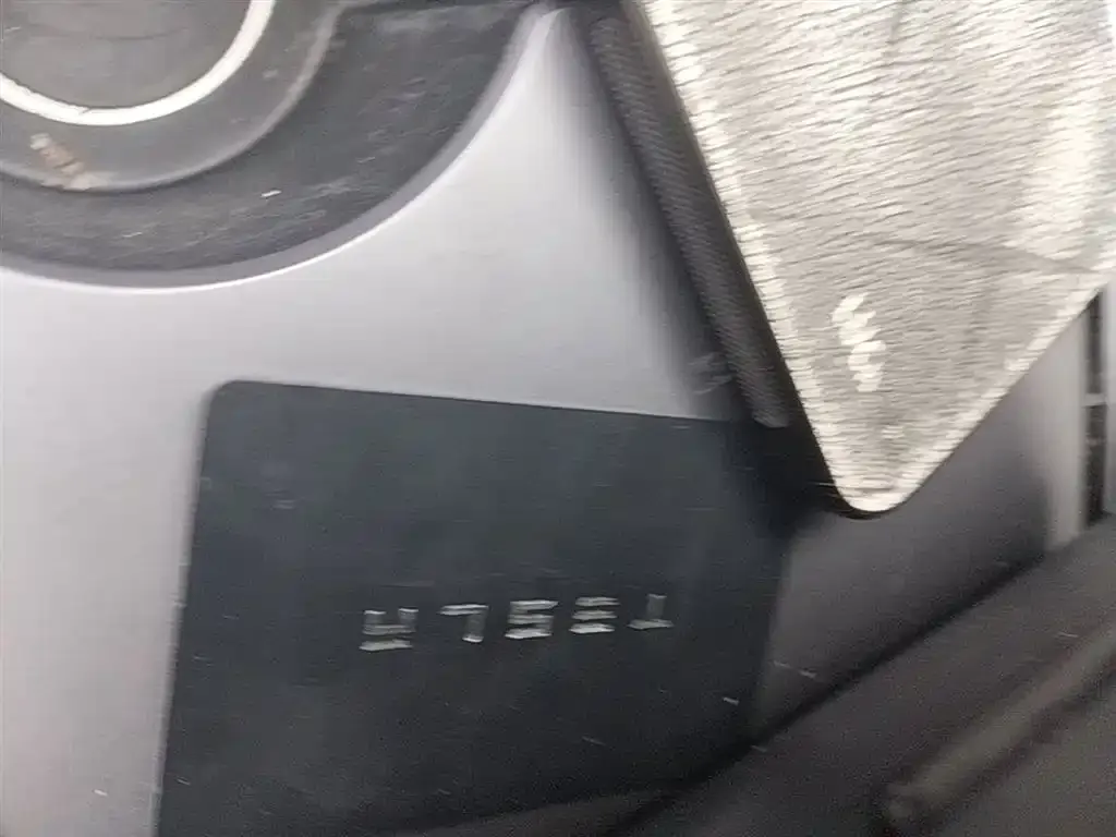 Tesla Model 3 — фото 7
