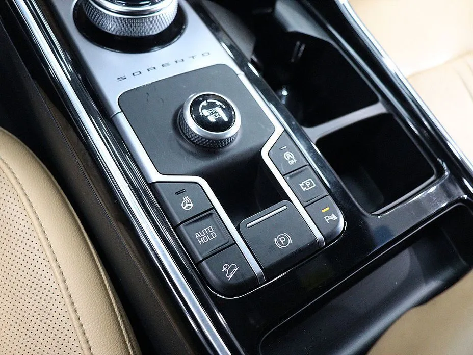 Kia Sorento — фото 8