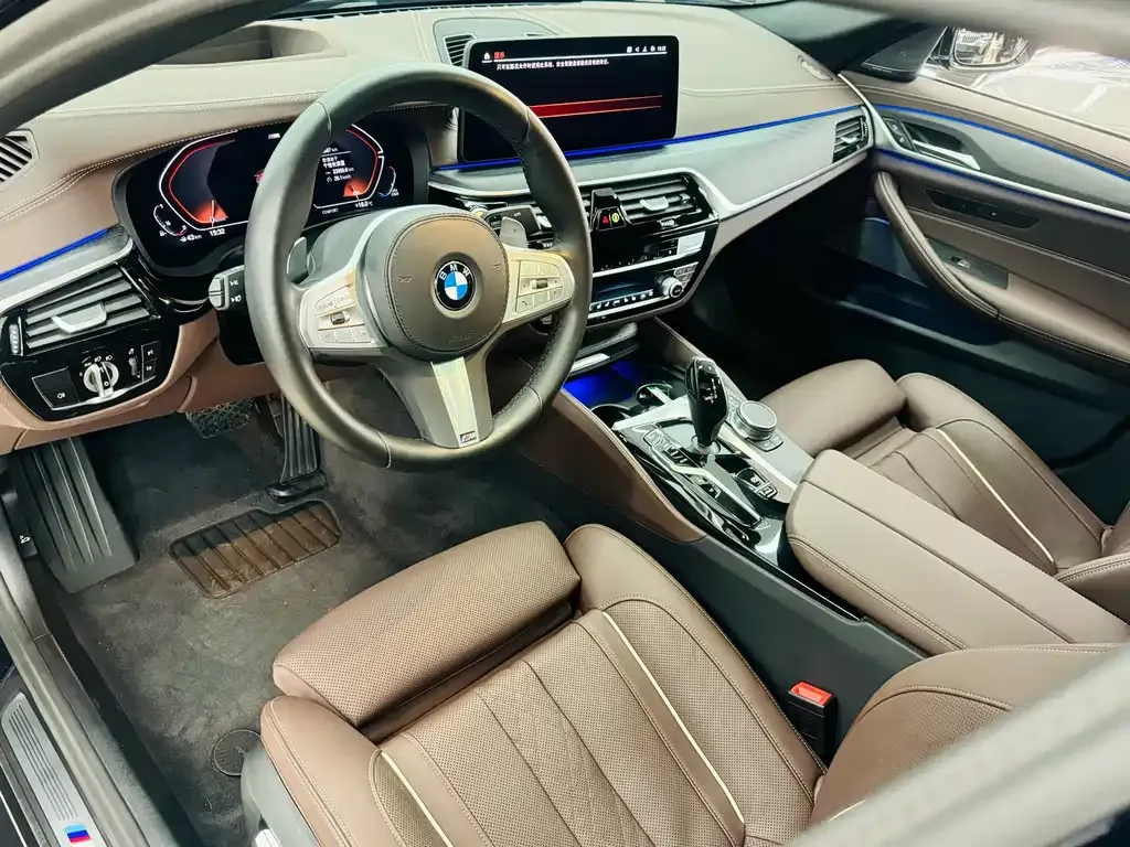 BMW 5 Series — фото 6