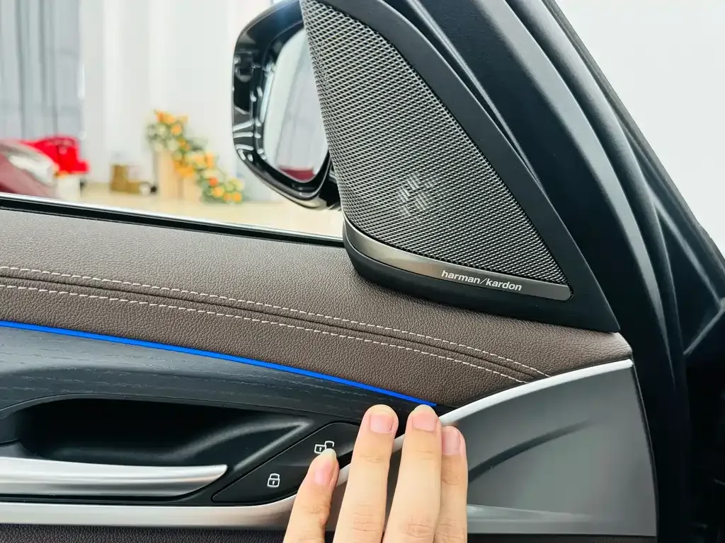 BMW 5 Series — фото 10