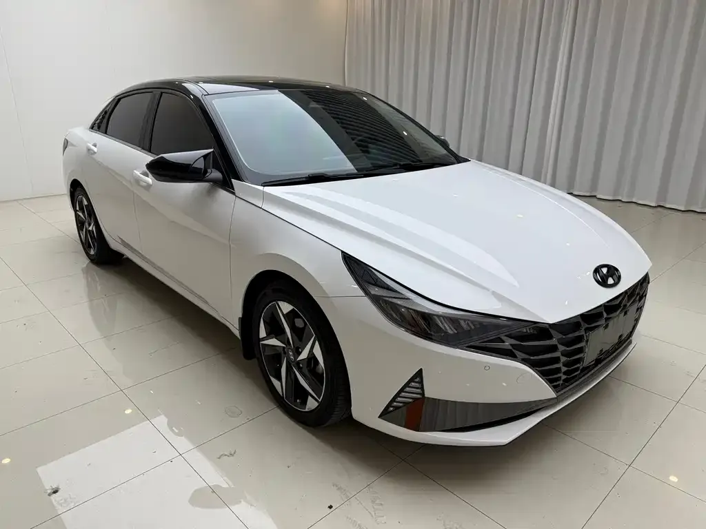 Hyundai Elantra — фото 7