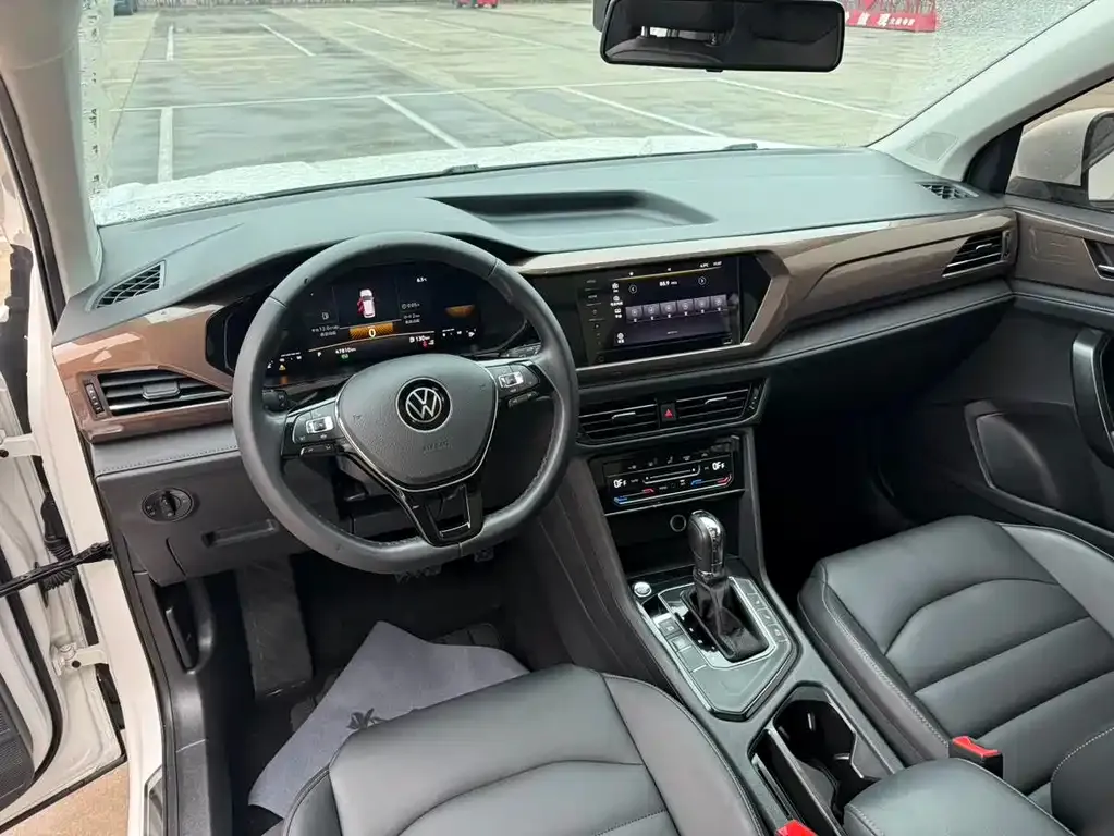 Volkswagen Tharu — фото 3
