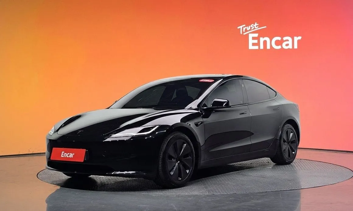 Tesla Model 3 — фото 1