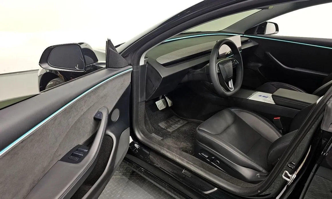 Tesla Model 3 — фото 6