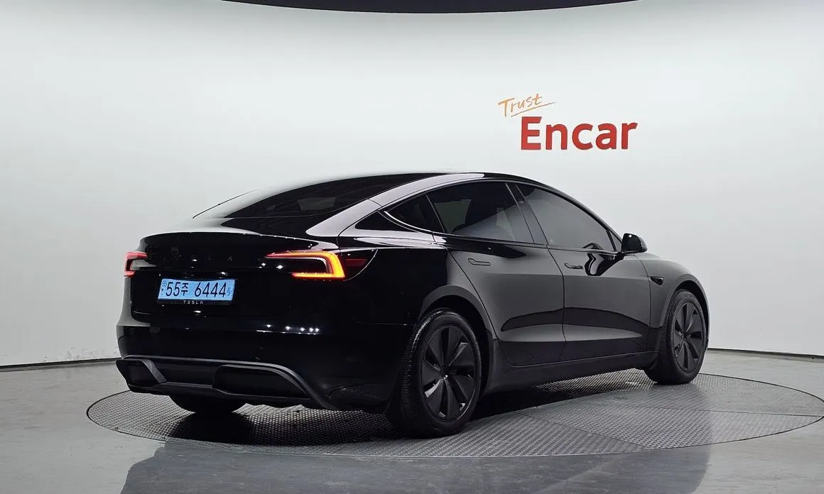 Tesla Model 3 — фото 2
