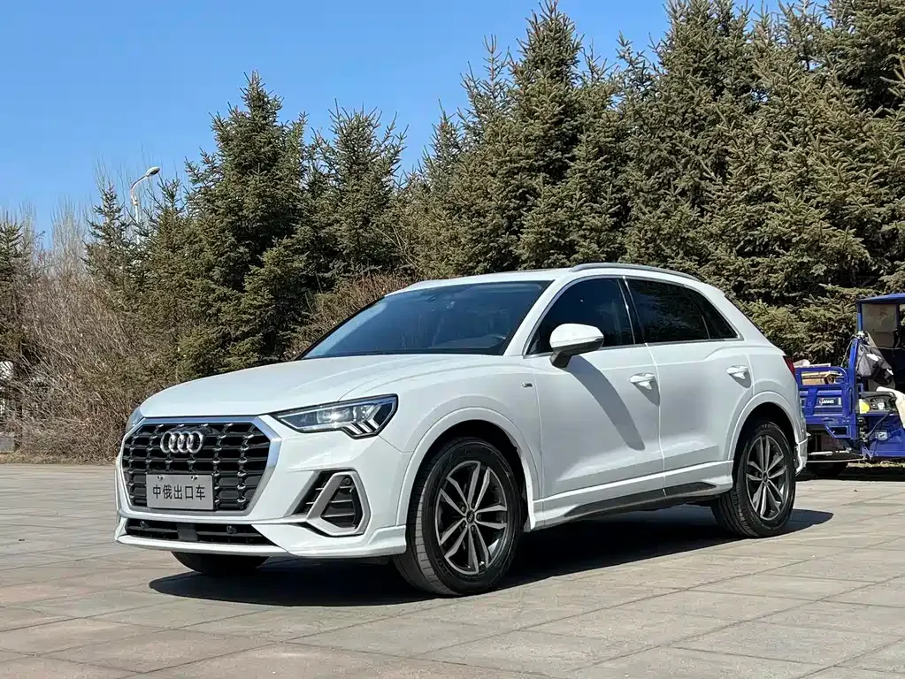 Audi Q3 — фото 1