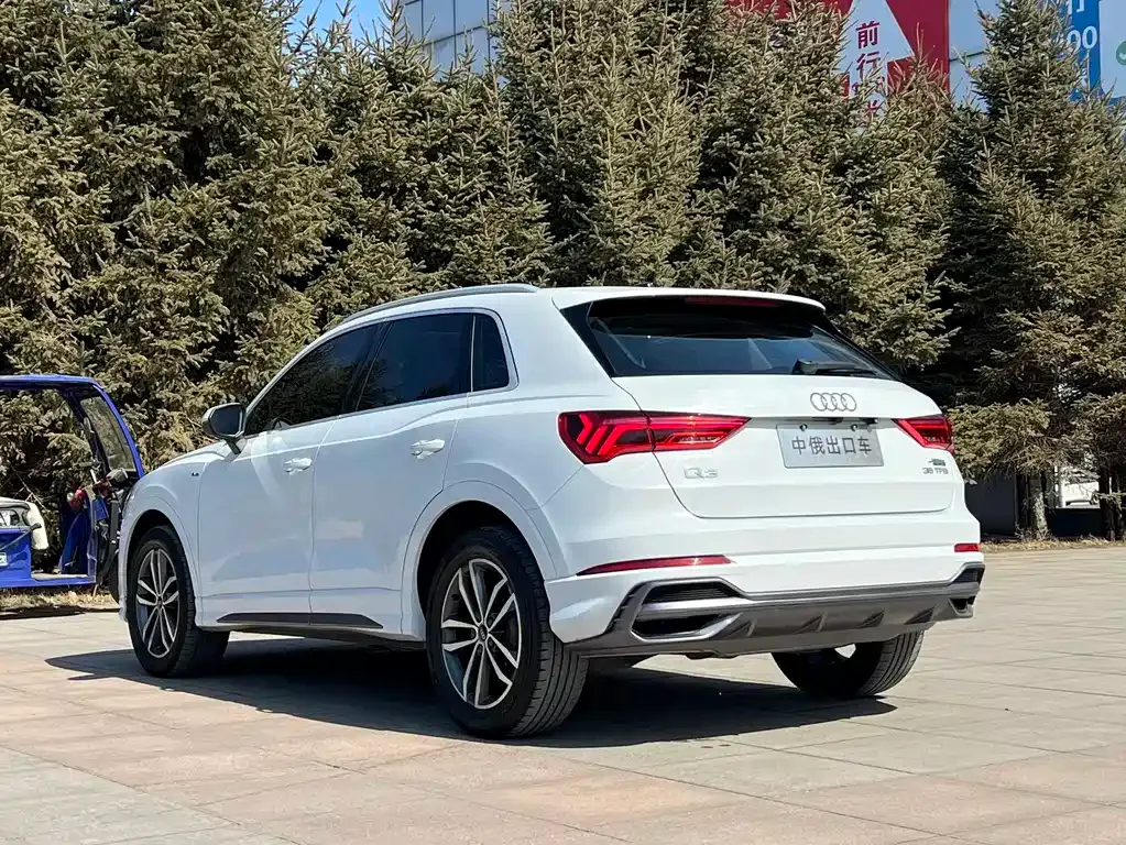 Audi Q3 — фото 8