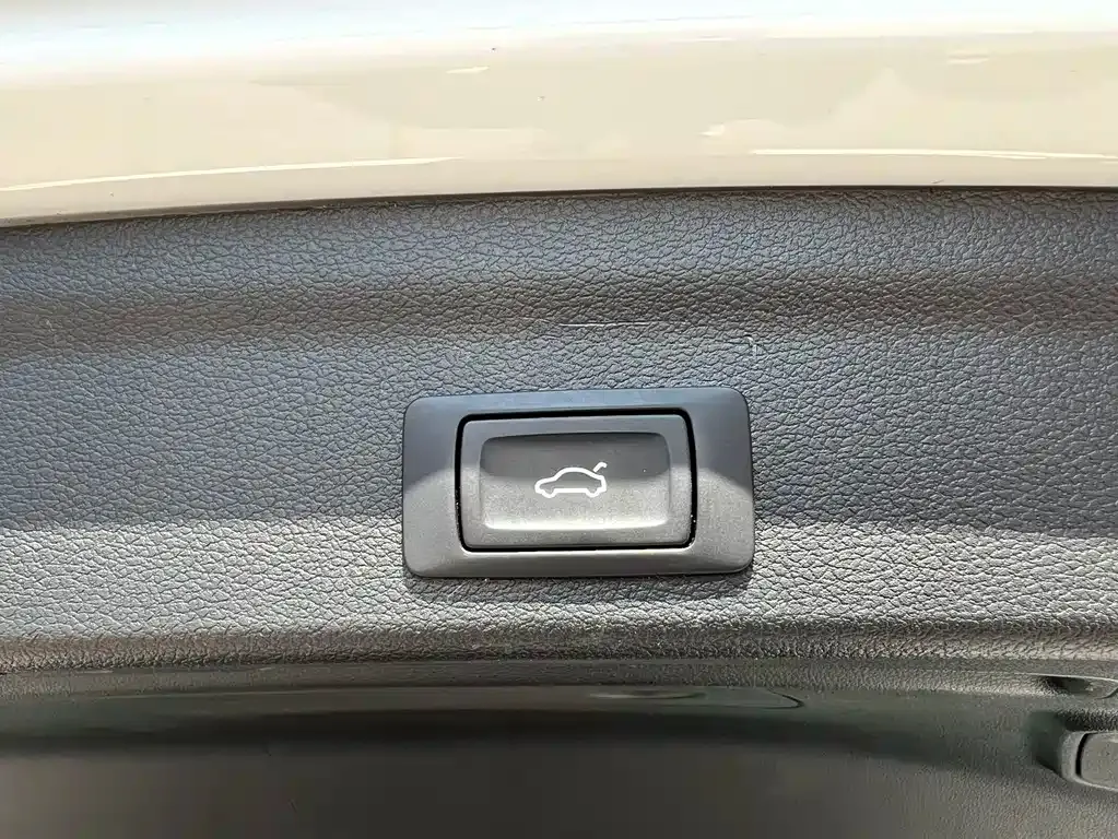 Audi Q3 — фото 10